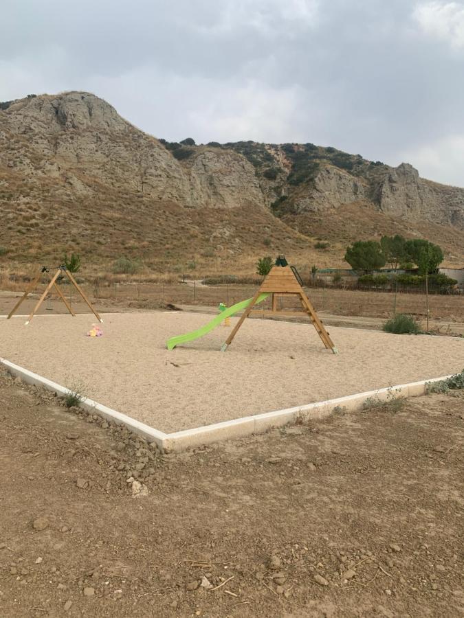 Granja Escuela Con Bungalows San Martín de la Vega Εξωτερικό φωτογραφία
